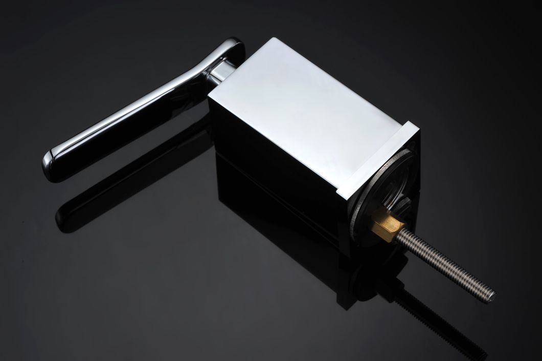 Juego de grifer&iacute;a para ba&ntilde;era con cabezal de ducha y lavabo con dise&ntilde;o cuadrado de 3 orificios