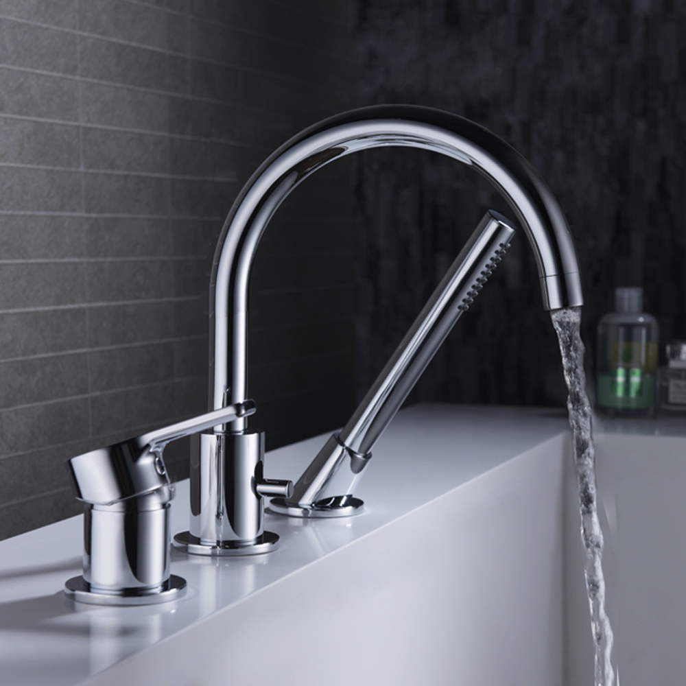 Llenador de grifo para ba&ntilde;era montado en cubierta de 3 orificios con cabezal de ducha