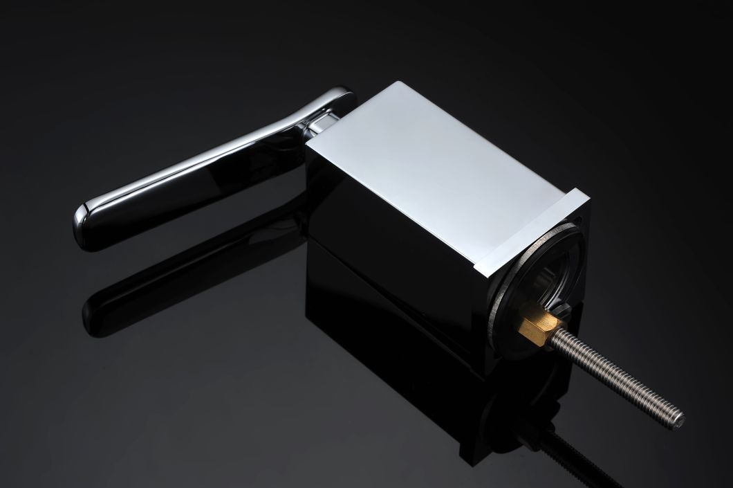 Juego de grifer&iacute;a para ba&ntilde;era con cabezal de ducha y lavabo con dise&ntilde;o cuadrado de 3 orificios