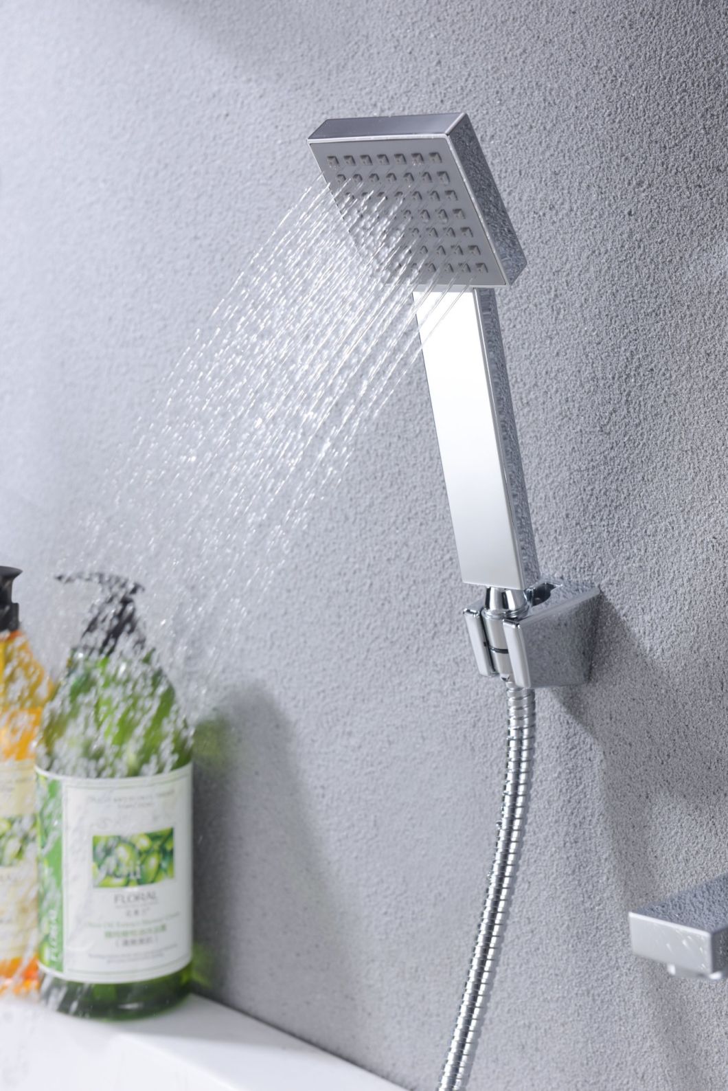 Grifo de ducha mezclador de agua de ba&ntilde;o de 3 v&iacute;as montado en la pared