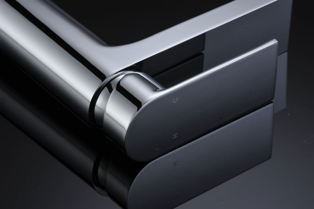 Grifo para grifo de ba&ntilde;o con placa cromada de un solo orificio