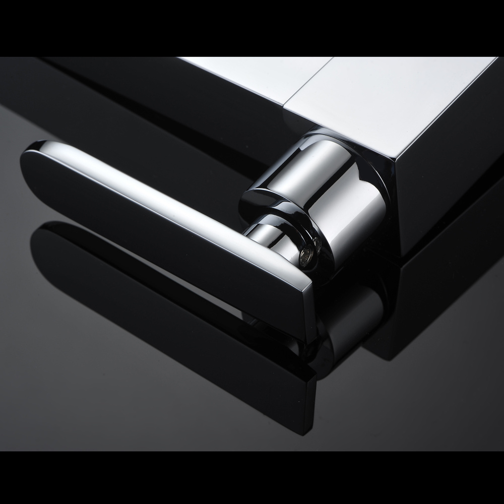 Grifo monomando cuadrado para lavabo fr&iacute;o de lat&oacute;n, cromado