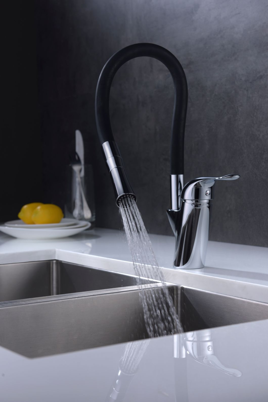 Grifo de cocina flexible Grifo de agua de manguera inteligente de alta calidad