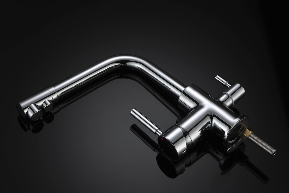 Uso purificado de la cocina del grifo del grifo del agua de la placa de Chrome de plata