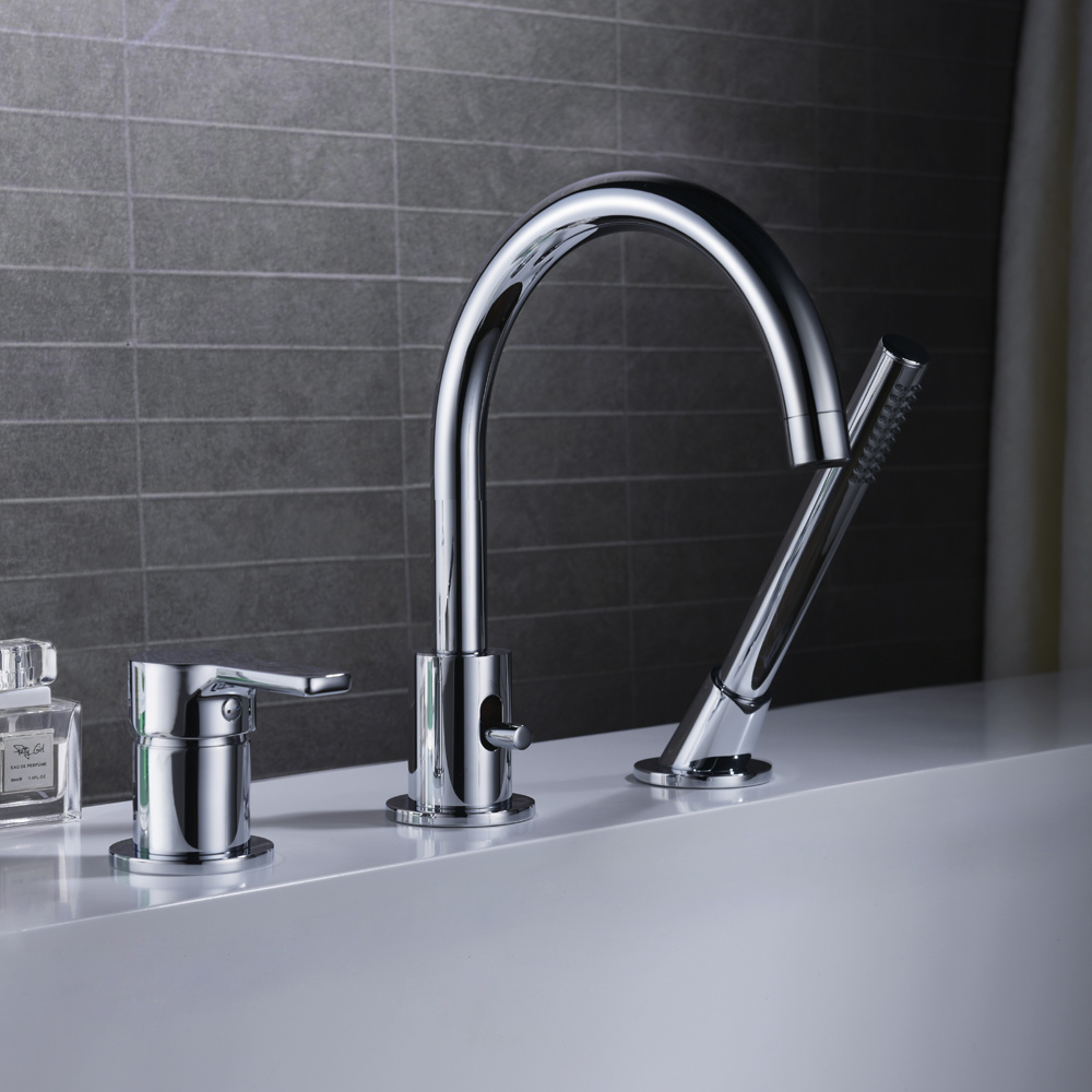 Llenador de grifo para ba&ntilde;era montado en cubierta de 3 orificios con cabezal de ducha