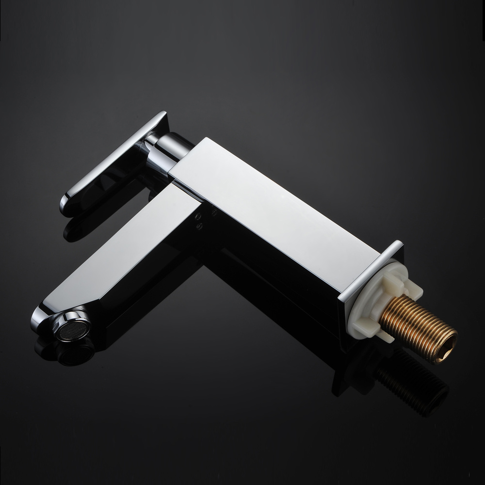 Grifo monomando cuadrado para lavabo fr&iacute;o de lat&oacute;n, cromado