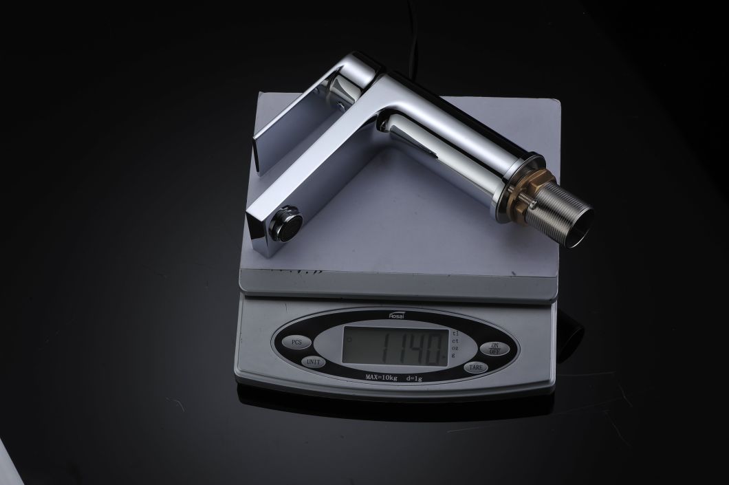 Grifo para grifo de ba&ntilde;o con placa cromada de un solo orificio